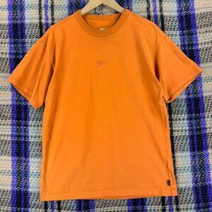 Nike Sportswear Premium Essentials T-Shirt Men’s Small Bold Monarch Orange